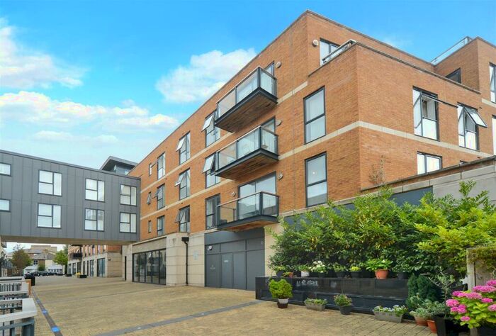 2 Bedroom Apartment To Rent In Victoria Road, Surbiton, KT6