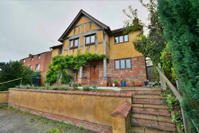4 Bedroom Semi-Detached House For Sale In Main Street, Frankton, CV23