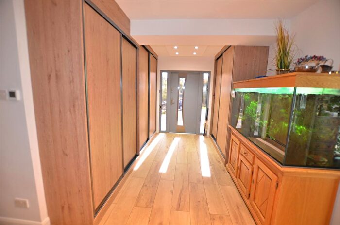 4 Bedroom Equestrian Property For Sale In St. Marys Lane, Bexhill-On-Sea, TN39