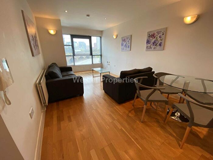 2 Bedroom Apartment To Rent In Mere House, Castlefield Locks, M15