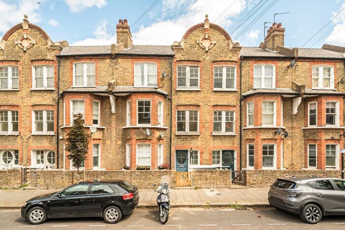 2 Bedroom Flat For Sale In Cato Road, Clapham, SW4