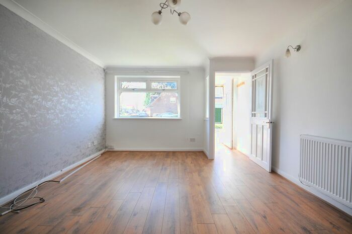 2 Bedroom Terraced House To Rent In Old Well Walk, Sale, M33