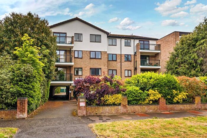 2 Bedroom Flat For Sale In Brackley Road, Beckenham, BR3