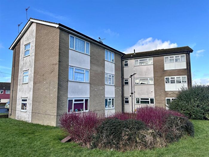 2 Bedroom Flat For Sale In Beaver Lane, Ashford, TN23