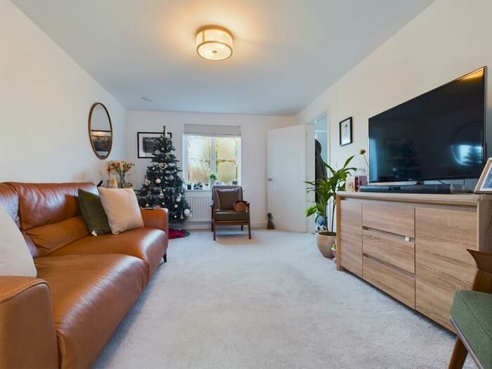 4 Bedroom Detached House To Rent In Freshfields Close, Kempshott, Basingstoke, RG23