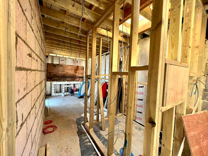 8 Bedroom Terraced House To Rent In Lona Crescent, Slough, SL1