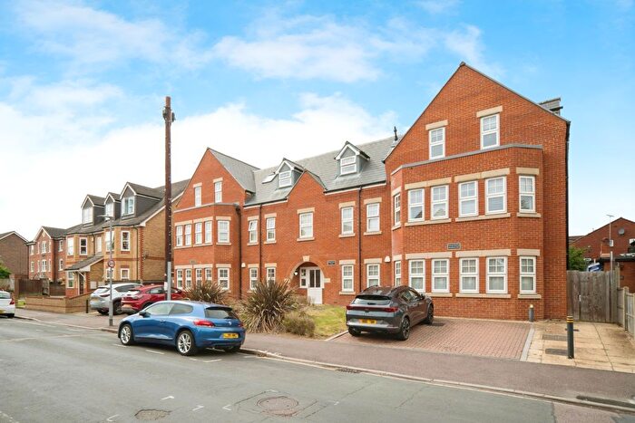 1 Bedroom Flat To Rent In Alexandra Road, Watford, WD17