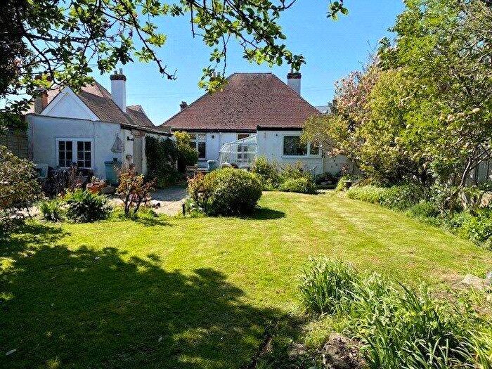 2 Bedroom Bungalow For Sale In Grafton Road, Selsey, Chichester, PO20