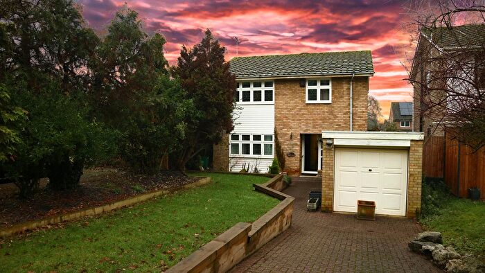 4 Bedroom Detached House For Sale In Falcon Way, Basildon, SS16