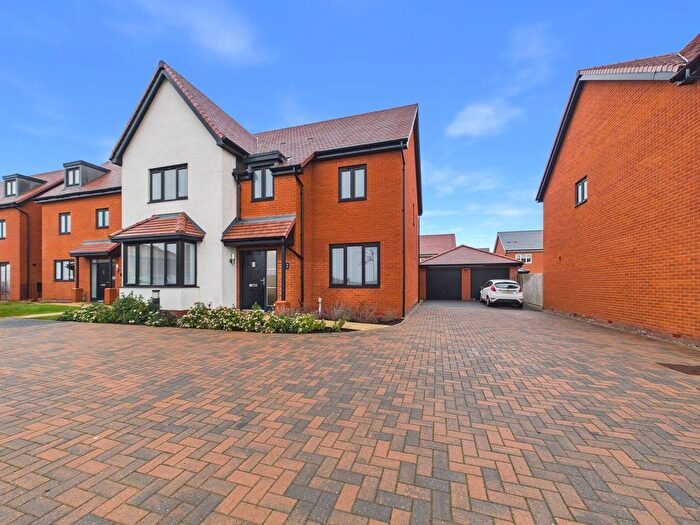 5 Bedroom Detached House For Sale In Worthington Grove, Hampton Water, PE7