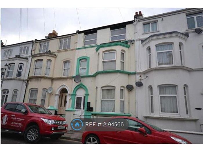 2 Bedroom Flat To Rent In Pallister Road, Clacton On-Sea, CO15