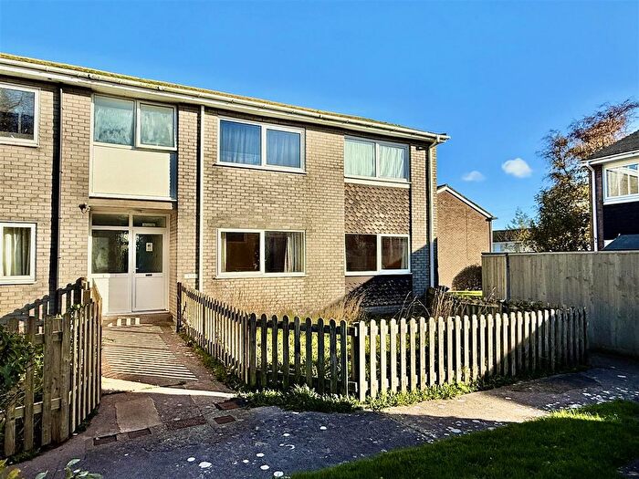 2 Bedroom Flat For Sale In Pillar Avenue, Brixham, TQ5