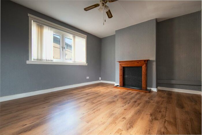 2 Bedroom Flat To Rent In Sir Michael Street, Greenock, PA15