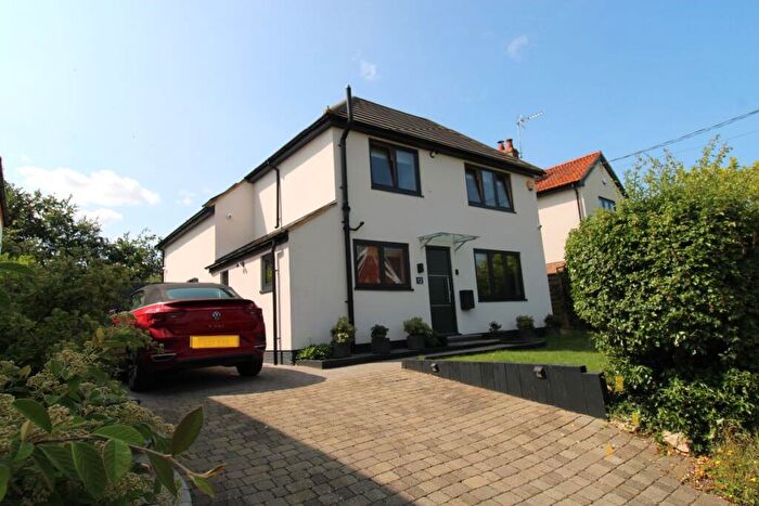 4 Bedroom Detached House For Sale In Northampton Road, Yardley Hastings, NN7