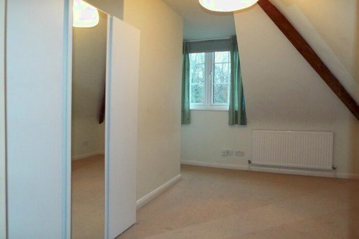 1 Bedroom Flat To Rent In The Grange, Woking, GU22