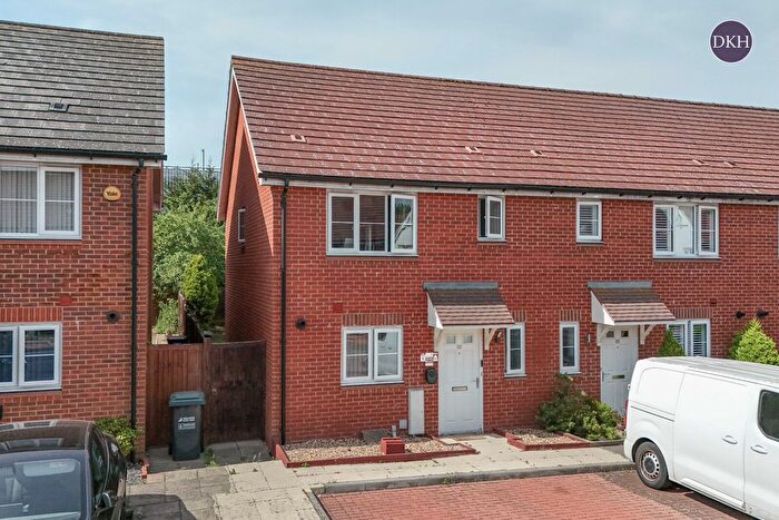 3 Bedroom End Of Terrace House For Sale In Offord Grove, Leavesden, Watford, Hertfordshire, WD25