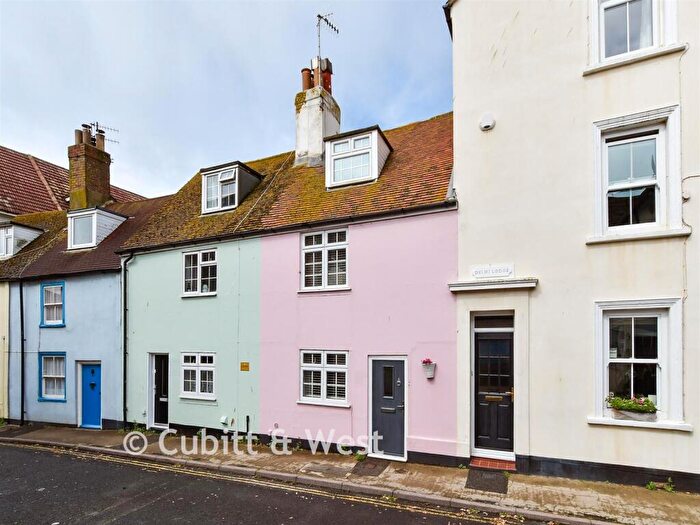 2 Bedroom Cottage For Sale In Church Street, Seaford, East Sussex, BN25