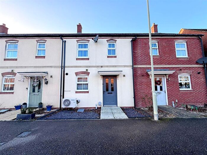 3 Bedroom Terraced House To Rent In Finn Farm Road, Kingsnorth, TN25