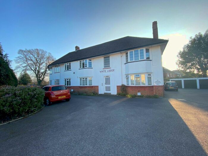 2 Bedroom Flat To Rent In Parkstone Road, Parkstone, Poole BH15