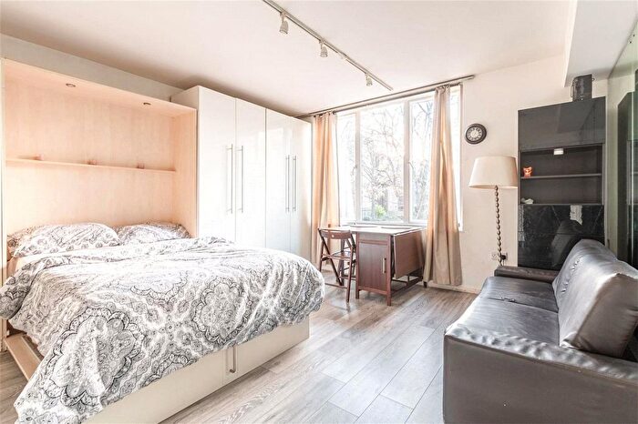 1 Bedroom Flat For Sale In Earls Court Road, London, W8