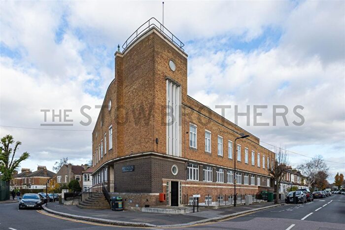 2 Bedroom Flat To Rent In Francis Road, Leyton, E10