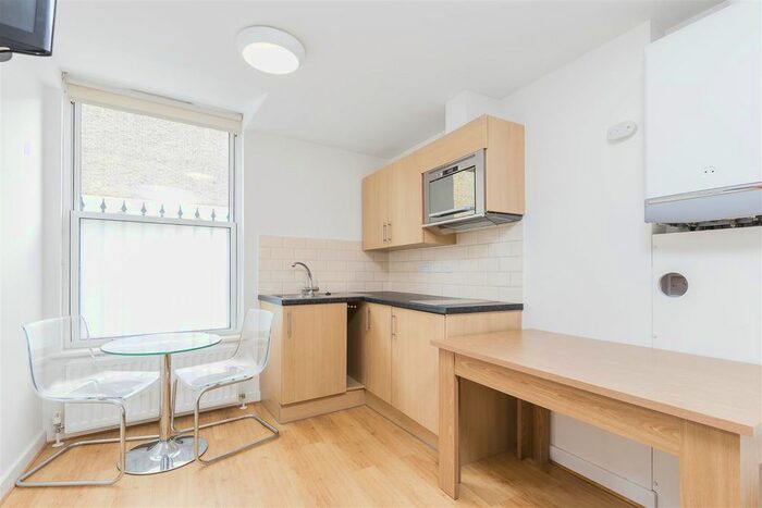 Studio To Rent In Shepherds Bush Road, London, W6