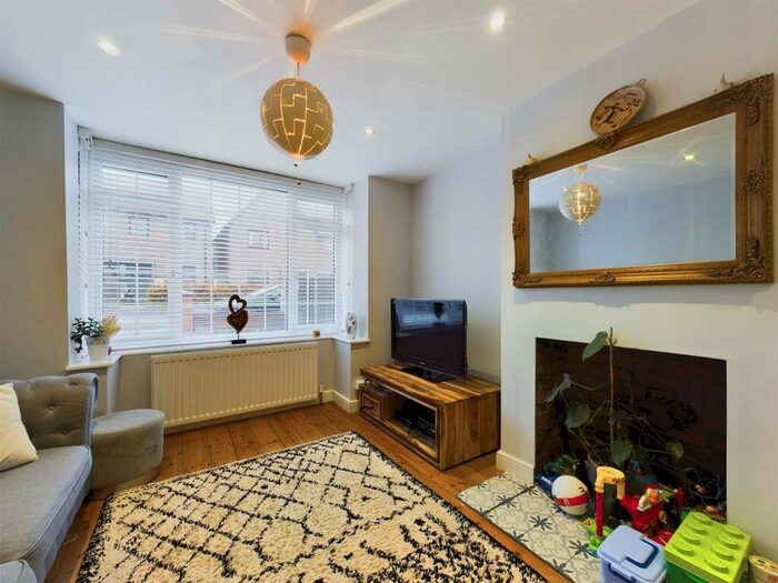 3 Bedroom End Of Terrace House To Rent In Morley Road, Staple Hill, BS16