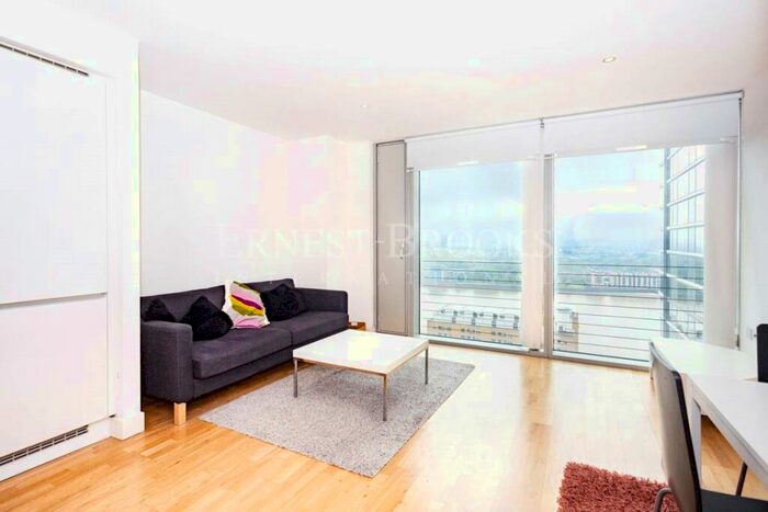 1 Bedroom Apartment To Rent In Landark East Tower, Marsh Wall, Canary Wharf, E14