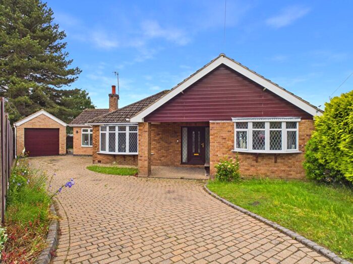 3 Bedroom Detached Bungalow For Sale In Hillfield Gardens, Rise Park, Nottingham, NG5