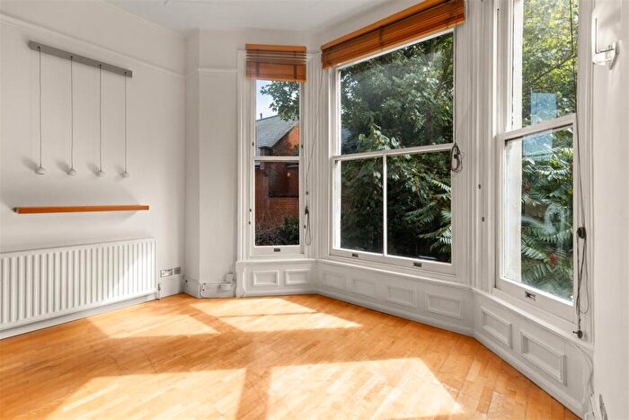 1 Bedroom Flat For Sale In Compayne Gardens, South Hampstead, NW6