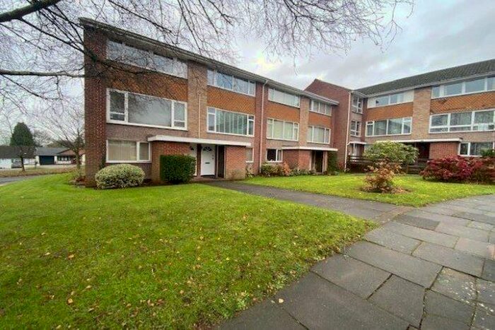 2 Bedroom Flat To Rent In Sutton Court, Sutton Coldfield B75