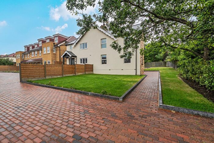 3 Bedroom Flat To Rent In Station Approach, Chelsfield, Orpington, BR6