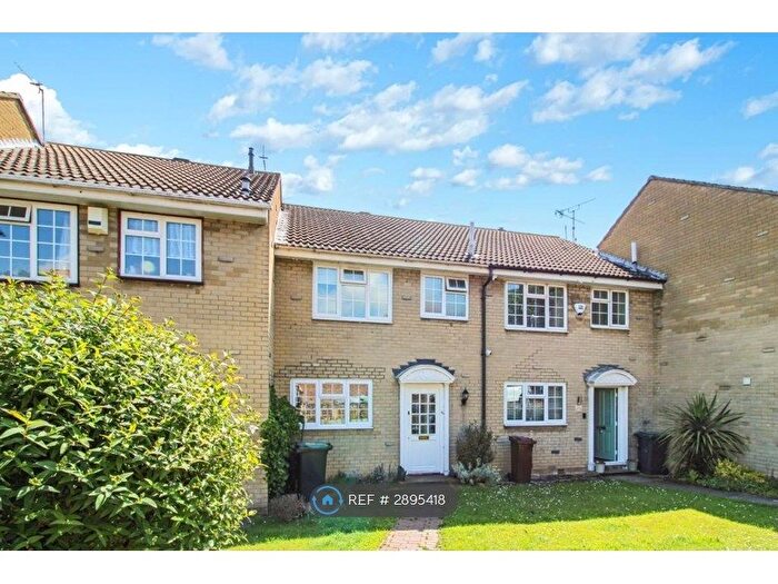 3 Bedroom Terraced House To Rent In Glen View, Gravesend, DA12
