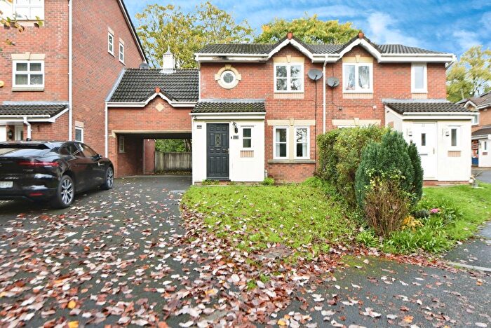 4 Bedroom Semi-detached House For Sale In Princeton Close, Salford, Lancashire, M6
