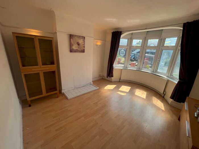 3 Bedroom Terraced House To Rent In Larkshall Road, London, E4