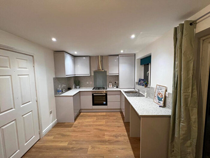 3 Bedroom Detached House To Rent In Bullrushes Close, Stoke-on-trent, Staffordshire, ST1