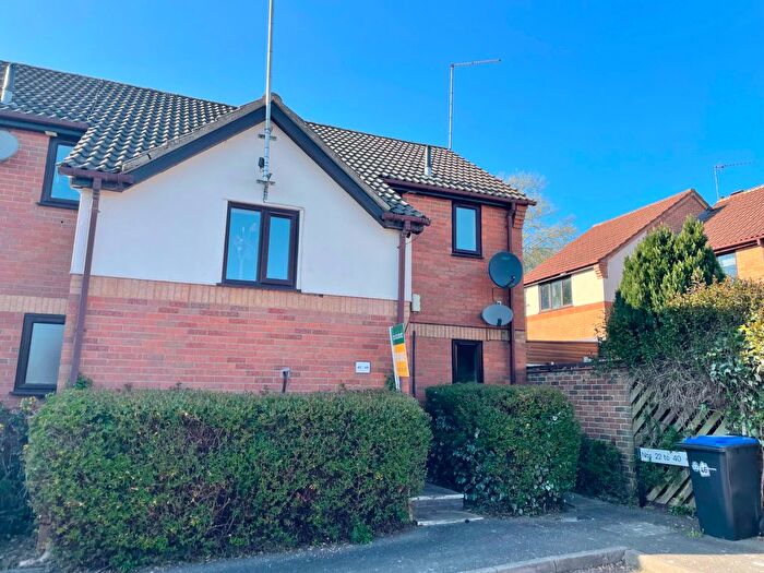 1 Bedroom Flat To Rent In Woodpecker Way, Hunsbury, Northampton, NN4