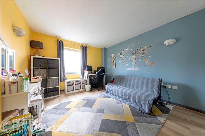 2 Bedroom Flat For Sale In Deals Gateway, Greenwich, Lewisham, London, SE13