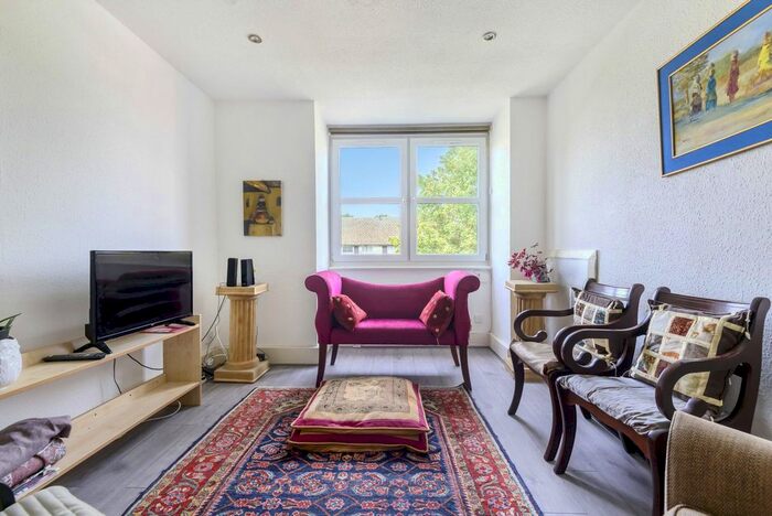 2 Bedroom Flat To Rent In Roebuck Court, Rodney Road, KT3