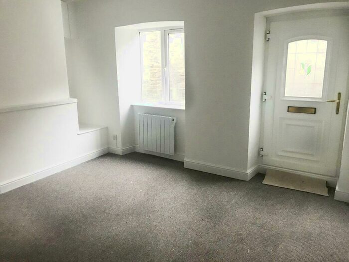 2 Bedroom Cottage To Rent In Tiverton Road, Bampton, Devon, EX16