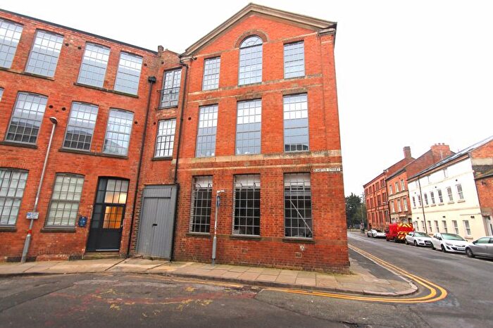 1 Bedroom Flat To Rent In Dunster Street, Northampton, NN1