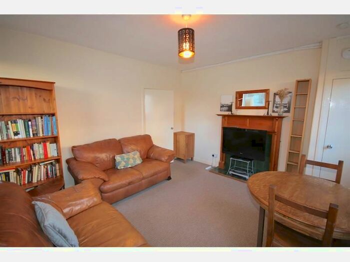 2 Bedroom Flat To Rent In Crewe Road Gardens, Edinburgh, EH5