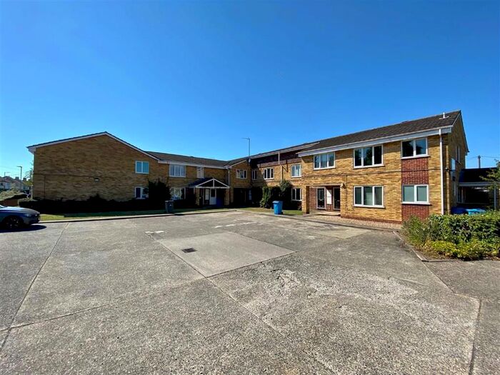 1 Bedroom Flat To Rent In Bronte Court, Hull, HU6