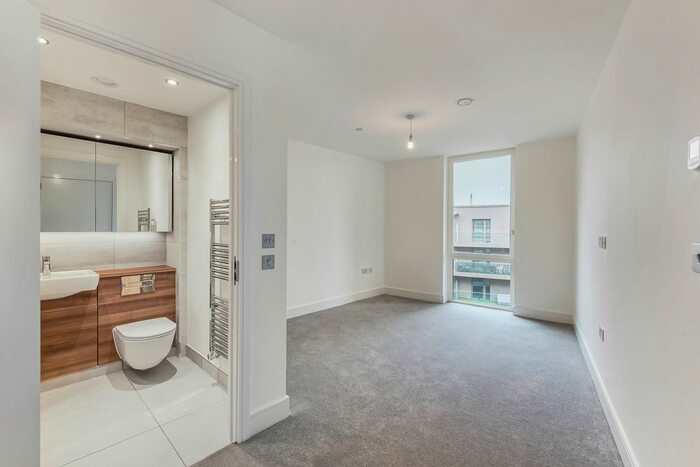2 Bedroom Flat To Rent In Alwyne Court, Garnet Place, West Drayton, UB7
