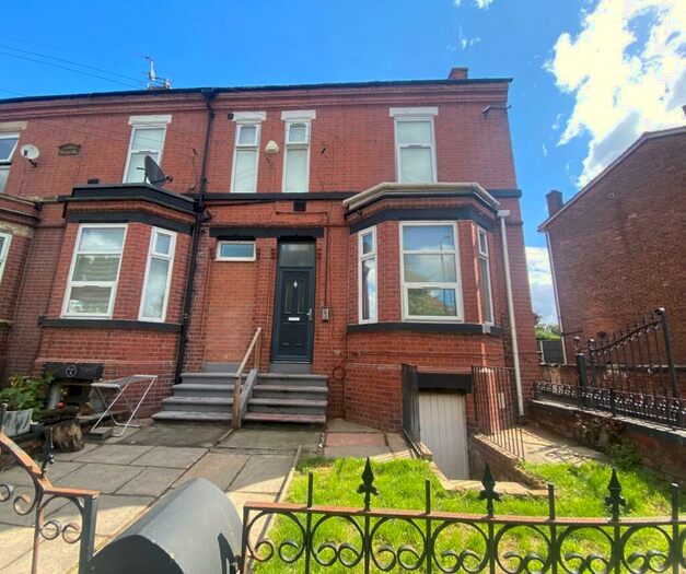 2 Bedroom Apartment To Rent In Barton Road, Stretford, Manchester, M32