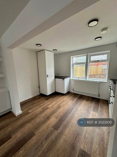 3 Bedroom Semi-Detached House To Rent In Frobisher Drive, Swindon, SN3