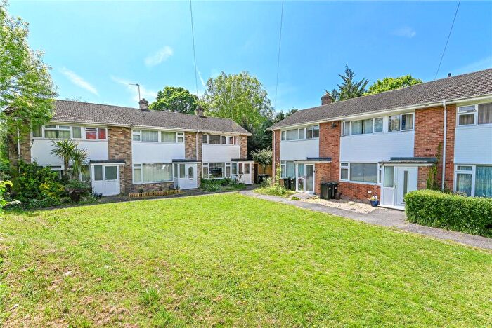3 Bedroom End Of Terrace House For Sale In Woodvale Gardens, New Milton, Hampshire, BH25