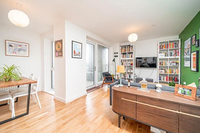 1 Bedroom Apartment For Sale In Hampden Road, Hornsey, N8