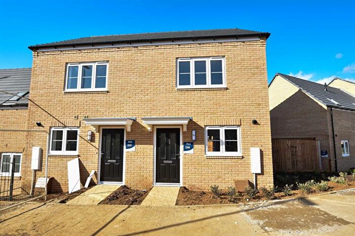 2 Bedroom Semi Detached House To Rent In Irthlingborough Road North, Wellingborough, NN8
