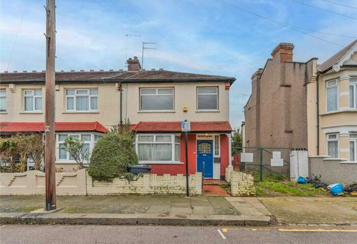 1 Bedroom Town House To Rent In Ashfield Road, London, N4
